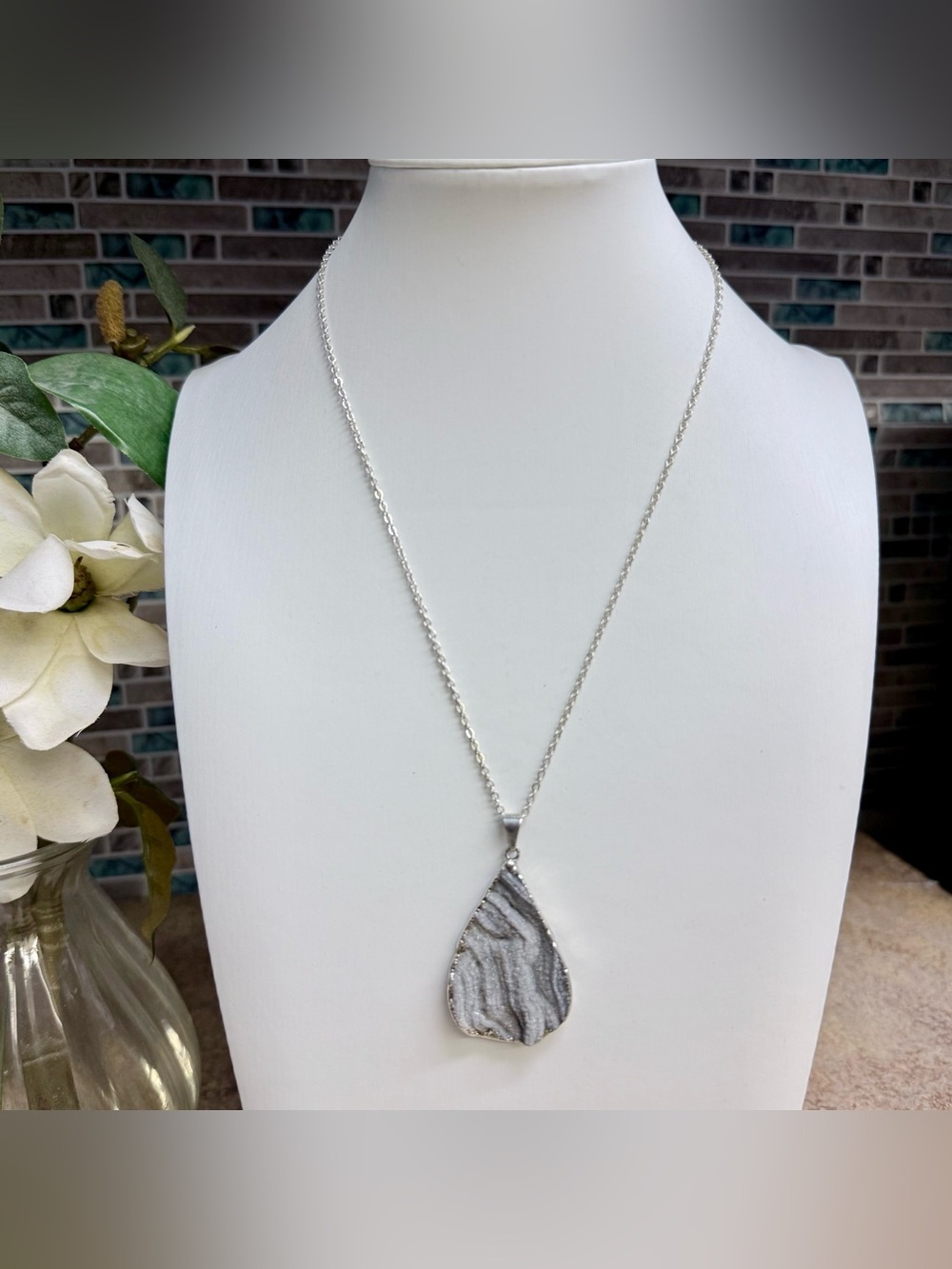 Druzy teardrop gray striped agate pendant necklace
